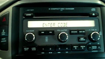 entrer code radio dacia sandero