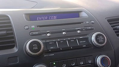 entrer code radio dacia lodgy