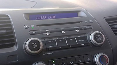 entrer code radio dacia dokker